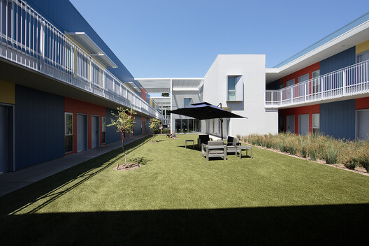 Northview Point Apartments / Brooks Scarpa Huber - Image 10 of 13