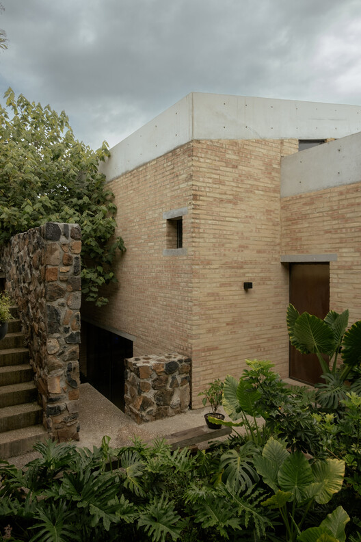 Casa Chelina / Pablo Oñate Taller Casa Chelina / Pablo Oñate Taller - Fotografía exterior, Ladrillo