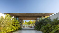 Casa Boutique / Studio Gontijo Arquitetura