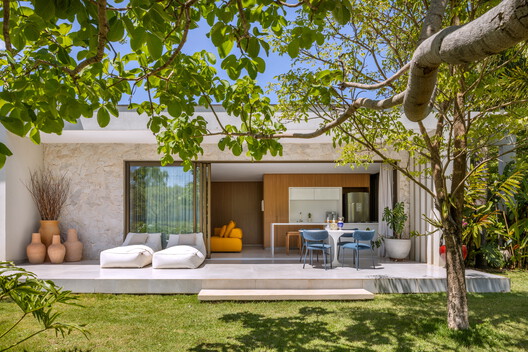 Boutique House / Studio Gontijo Arquitetura Boutique House / Studio Gontijo Arquitetura - Exterior Photography, Garden, Chair, Courtyard, Patio