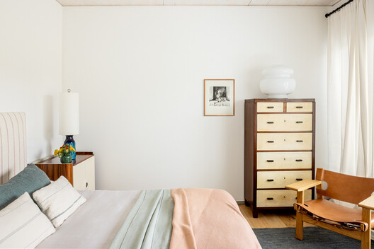 Casa Arces / Ábaton Casa Arces / Ábaton - Fotografía interior, Dormitorio, Camas, Madera, Iluminación