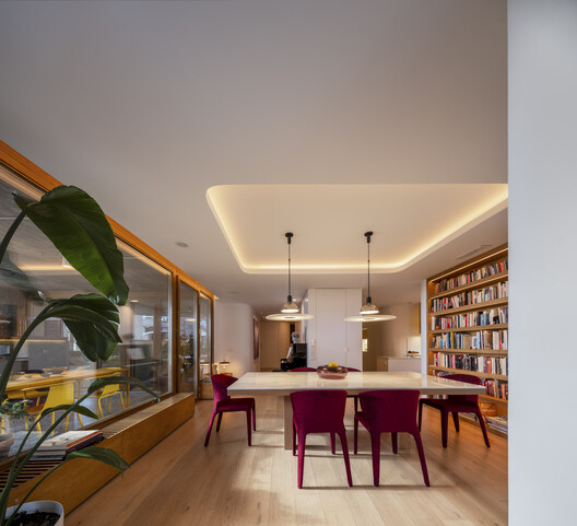 Reforma de Apartamento Passivhaus em Torres Blancas / CSO arquitectura - Fotografia de Interiores, Sala de Jantar, Iluminação, Cadeira