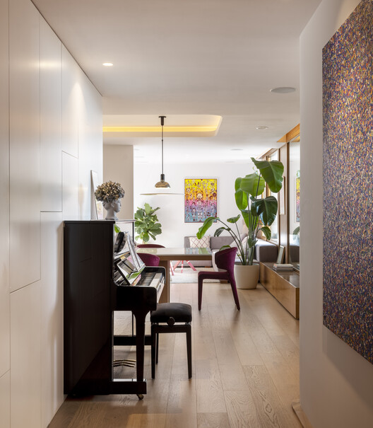 Reforma de Apartamento Passivhaus em Torres Blancas / CSO arquitectura - Fotografia de Interiores, Sala de Jantar, Madeira, Iluminação, Cadeira