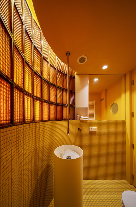 Reforma de Apartamento Passivhaus em Torres Blancas / CSO arquitectura - Fotografia de Interiores, Banheiro, Madeira, Iluminação