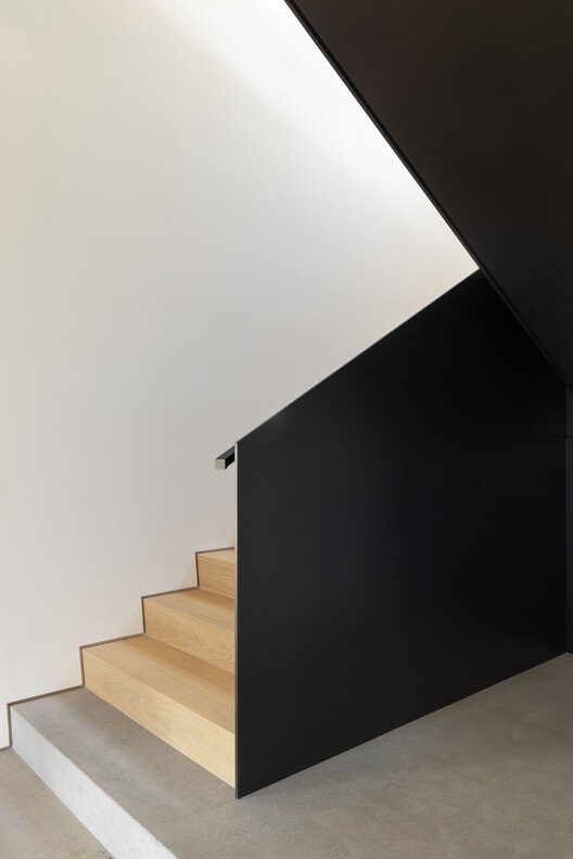 Passive House Forest Retreat / Stark - Image 8 of 25