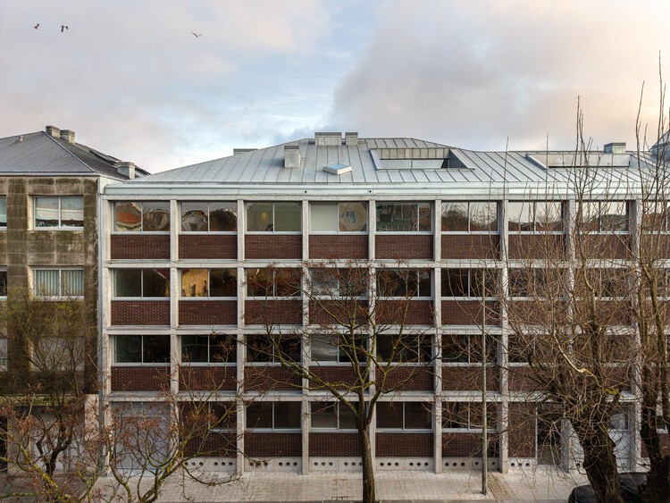 Edifício De Habitação Multifamiliar Hintze Ribeiro / Helder da Rocha Arquitectos - Fotografia de Exterior, Apartamentos