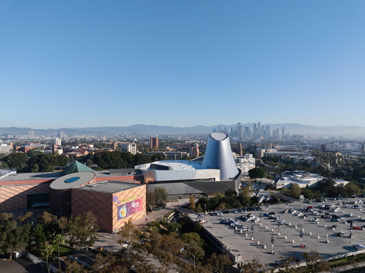 ZGF Architects Nears Completion of Los Angeles Air and Space Center Housing Space Shuttle Endeavour - Image 3 of 6