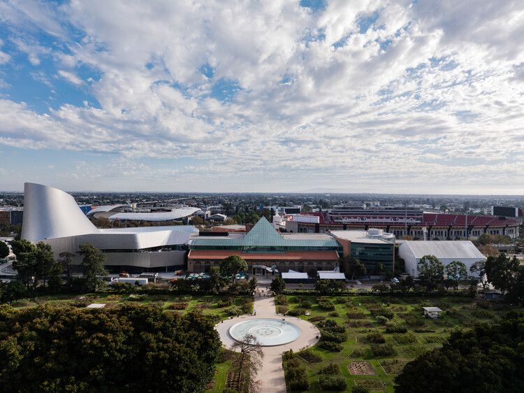 ZGF Architects Nears Completion of Los Angeles Air and Space Center Housing Space Shuttle Endeavour - Image 5 of 6