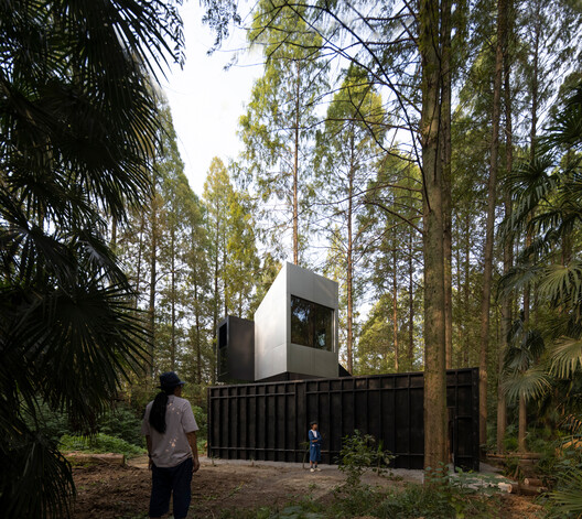 Playtime Cabin / Wiki World + Advanced Architecture Lab - Exterior Photography, Forest