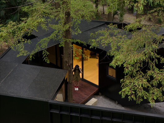 Playtime Cabin / Wiki World + Advanced Architecture Lab - Exterior Photography, Wood