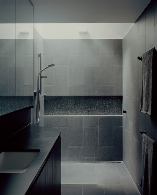 Burnley House / Sonelo Architects - Interior Photography, Bathroom, Glass, Concrete