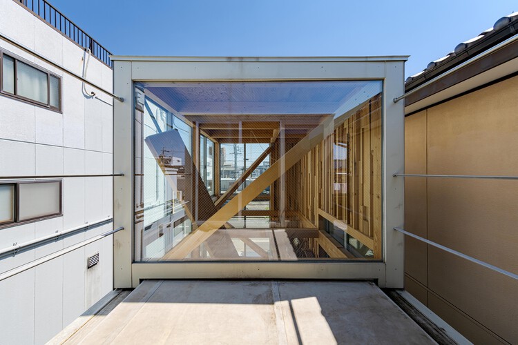 SH 住宅与办公室 / 1-1 Architects - 建筑图, 木头, 玻璃, 扶手, 阳台