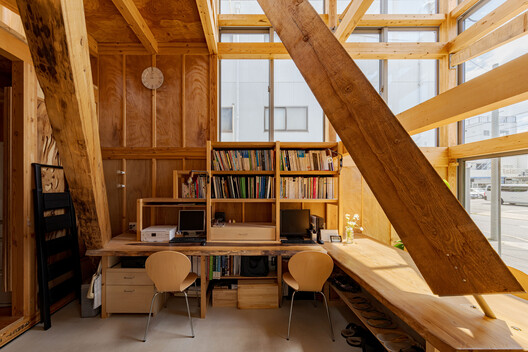 House & Office SH / 1-1 Architects - Interior Photography, Wood, Lighting, Chair