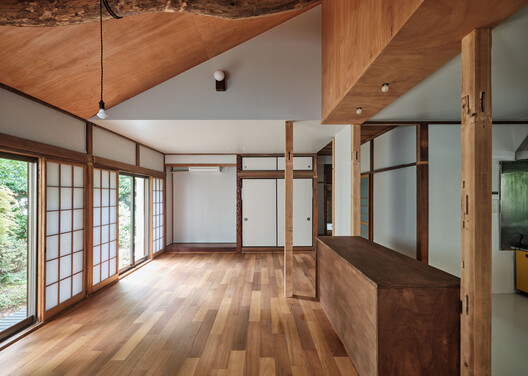 Minamicho House / ROOVICE - Interior Photography, Wood, Lighting, Door, Glass, Beam