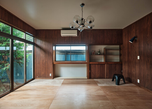 Minamicho House / ROOVICE - Interior Photography, Wood, Lighting, Glass