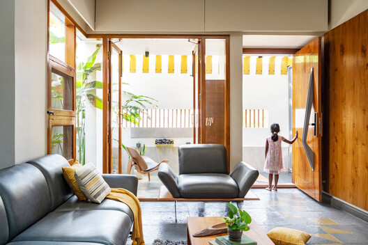 The Blooming Haus / Studio WhiteScape - Interior Photography, Living Room, Wood