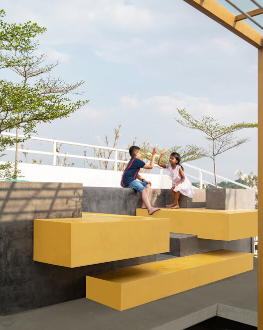 The Blooming Haus / Studio WhiteScape - Exterior Photography, Stairs