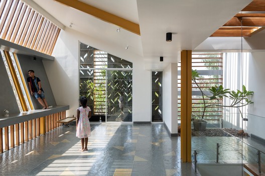 The Blooming Haus / Studio WhiteScape - Interior Photography, Wood, Beam