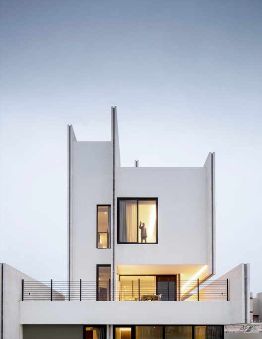 House 30 / Massive Order - Exterior Photography, Balcony