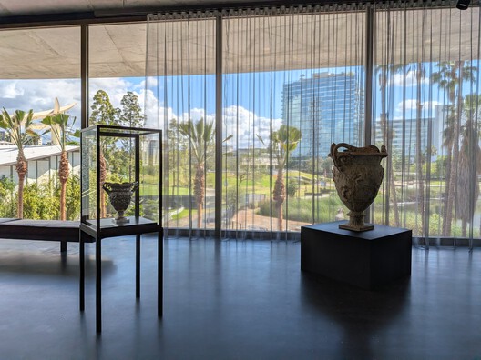 Peter Zumthor’s LACMA David Geffen Galleries Open in Los Angeles - Image 32 of 45