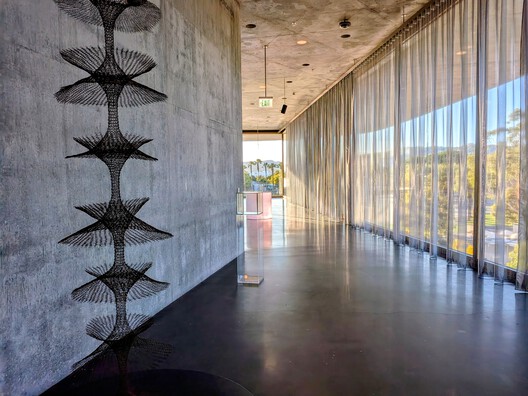 Peter Zumthor’s LACMA David Geffen Galleries Open in Los Angeles - Image 22 of 45