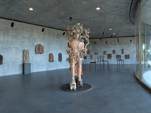 Peter Zumthor’s LACMA David Geffen Galleries Open in Los Angeles - Image 21 of 45