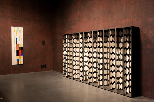Peter Zumthor’s LACMA David Geffen Galleries Open in Los Angeles - Image 10 of 45