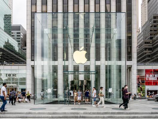 Designing a Brand: How Apple Built an Architectural Language of Glass and Order Designing a Brand: How Apple Built an Architectural Language of Glass and Order - Image 11 of 15