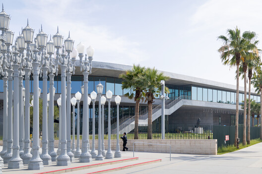 Peter Zumthor’s LACMA David Geffen Galleries Open in Los Angeles - Image 36 of 45