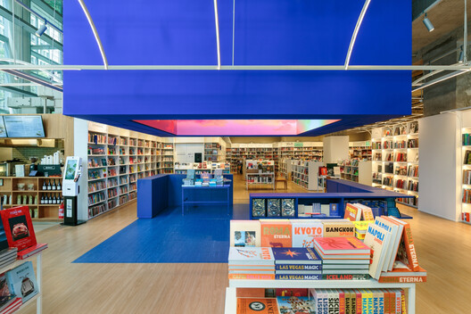 Livraria da Vila / ARCHITECTS OFFICE Livraria da Vila / ARCHITECTS OFFICE - Exterior Photography, Shelving, Lighting