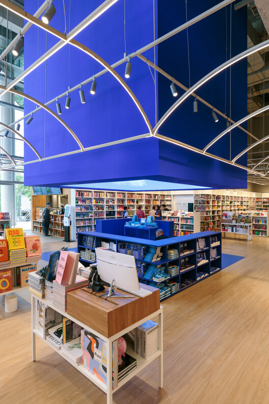 Livraria da Vila / ARCHITECTS OFFICE - Exterior Photography, Shelving, Lighting, Glass