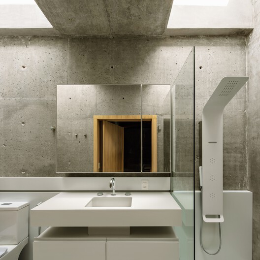 Casa HaveBlue / Yuri Vital Arquiteto Casa HaveBlue / Yuri Vital Arquiteto - Fotografía interior, Baño, Tarjas