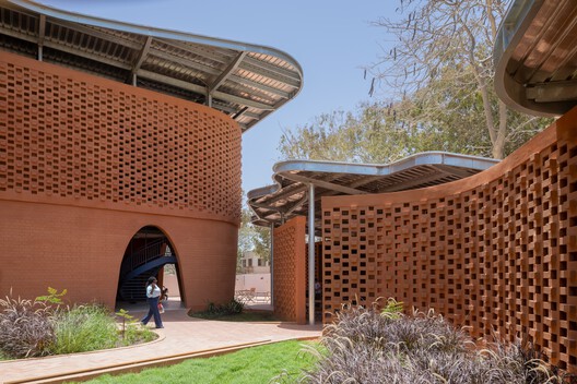 Goethe-Institut Sénégal  / Kéré Architecture  - Exterior Photography, Brick