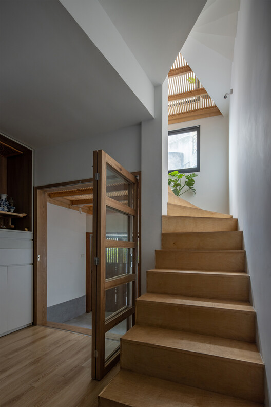 Loli House / t + m design office - Interior Photography, Stairs, Wood, Handrail, Glass