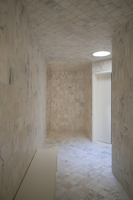 Iglesia y centro parroquial de São José da Boavista / Matos Gameiro Arquitectos + Atelier Bugio Iglesia y centro parroquial de São José da Boavista / Matos Gameiro Arquitectos + Atelier Bugio - Fotografía interior, Concreto