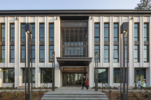 Newhouse Building Replacement / Miller Hull Partnership - Image 2 of 41