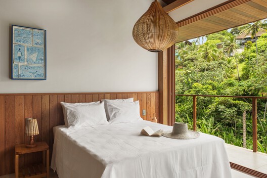 Terramar House / Estúdio Pedro Haruf - Interior Photography, Bedroom, Wood, Bed