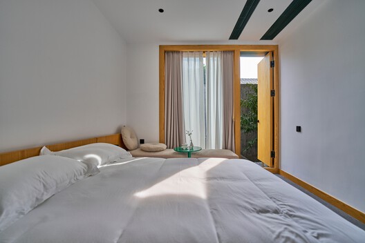 Mine Resort · Hill / siarchitecture - Interior Photography, Bedroom, Bed, Wood