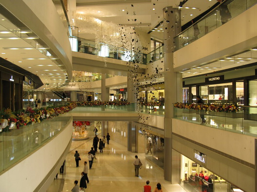 Podium–Tower Urbanism in Southeast Asia: Density, Management, and the Disappearing Street - Image 16 of 19