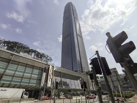 Podium–Tower Urbanism in Southeast Asia: Density, Management, and the Disappearing Street - Image 6 of 19