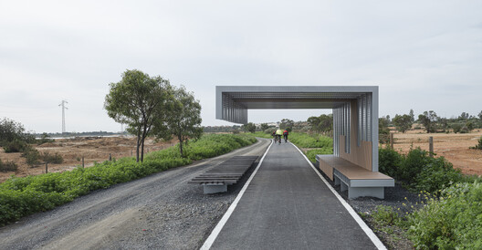 Enveloping the Salt Marsh: Landscape Itinerary Around the Odiel Northern Estuary / Estudio Acta Enveloping the Salt Marsh: Landscape Itinerary Around the Odiel Northern Estuary / Estudio Acta - Image 3 of 30
