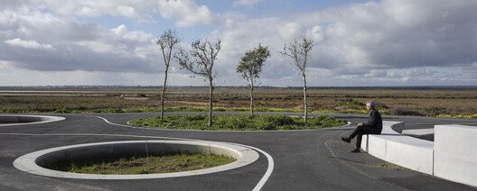Enveloping the Salt Marsh: Landscape Itinerary Around the Odiel Northern Estuary / Estudio Acta Enveloping the Salt Marsh: Landscape Itinerary Around the Odiel Northern Estuary / Estudio Acta - Image 15 of 30