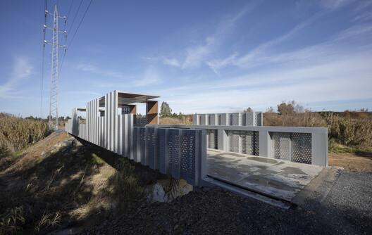 Enveloping the Salt Marsh: Landscape Itinerary Around the Odiel Northern Estuary / Estudio Acta Enveloping the Salt Marsh: Landscape Itinerary Around the Odiel Northern Estuary / Estudio Acta - Image 10 of 30