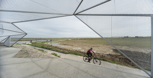 Enveloping the Salt Marsh: Landscape Itinerary Around the Odiel Northern Estuary / Estudio Acta Enveloping the Salt Marsh: Landscape Itinerary Around the Odiel Northern Estuary / Estudio Acta - Exterior Photography