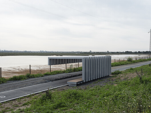Enveloping the Salt Marsh: Landscape Itinerary Around the Odiel Northern Estuary / Estudio Acta Enveloping the Salt Marsh: Landscape Itinerary Around the Odiel Northern Estuary / Estudio Acta - Image 9 of 30