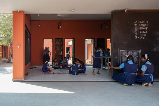 Belgaon Dhaga School / pk_iNCEPTiON - Interior Photography