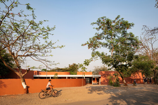 Belgaon Dhaga School / pk_iNCEPTiON - Exterior Photography