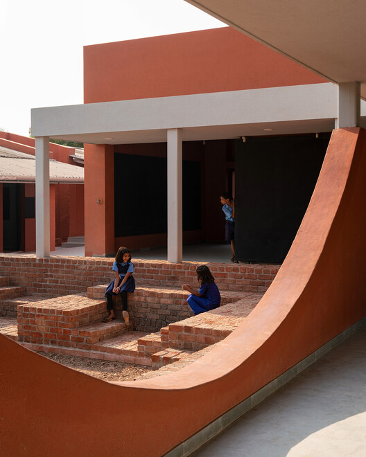 Belgaon Dhaga School / pk_iNCEPTiON - Interior Photography
