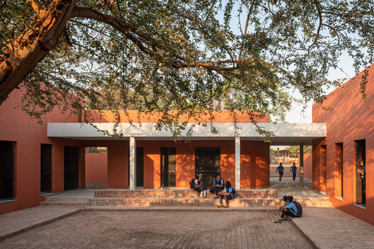 Belgaon Dhaga School / pk_iNCEPTiON - Exterior Photography