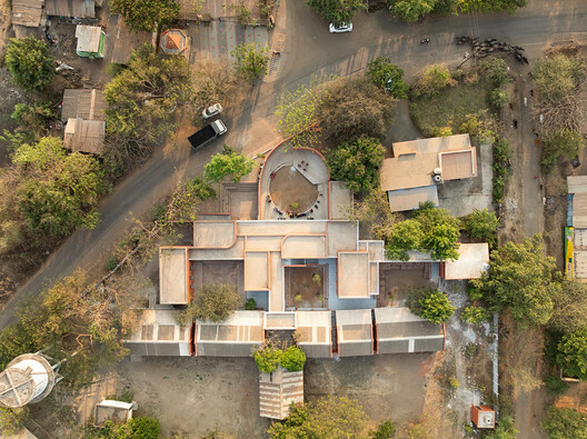 Belgaon Dhaga School / pk_iNCEPTiON - Exterior Photography